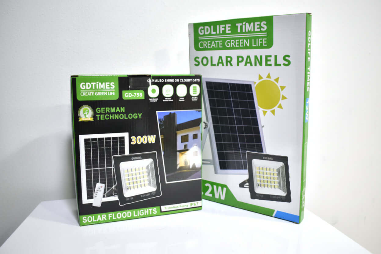 Lámpara Solar 300W GD-758 con Sensor y Control