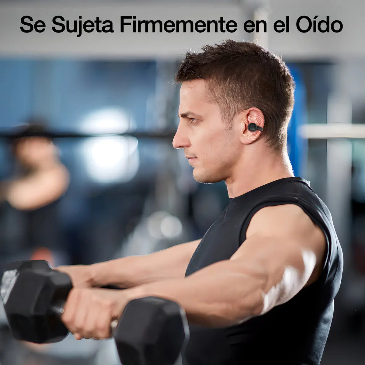 Hombre haciendo ejercicio con auriculares inalámbricos Bluetooth negros en gimnasio