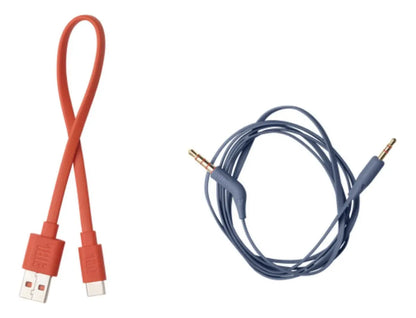 Cable USB-C naranja y cable auxiliar azul para audífonos JBL Tune 770NC